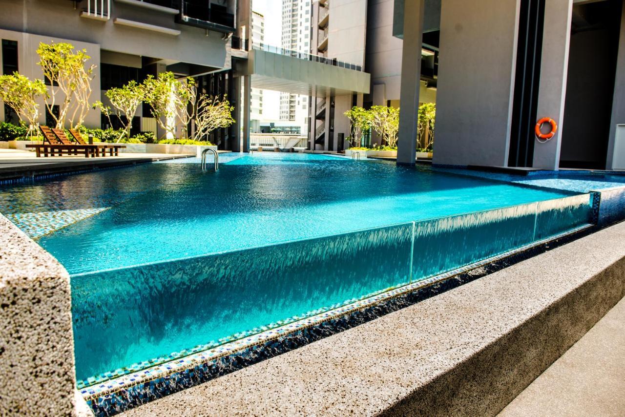Imperio Residence With Private Bathtub By Lets Stay ملقا المظهر الخارجي الصورة